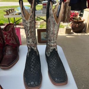 Women’s boots
